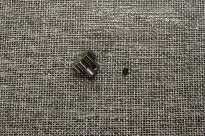 #AU03221 MOTOR GEAR 32P15T