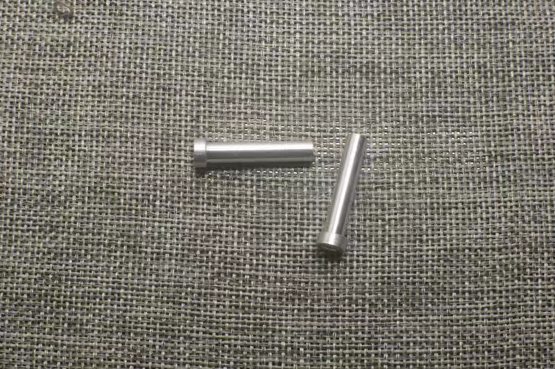 #AU03229 28SERVO SAVER PIVOT POLE