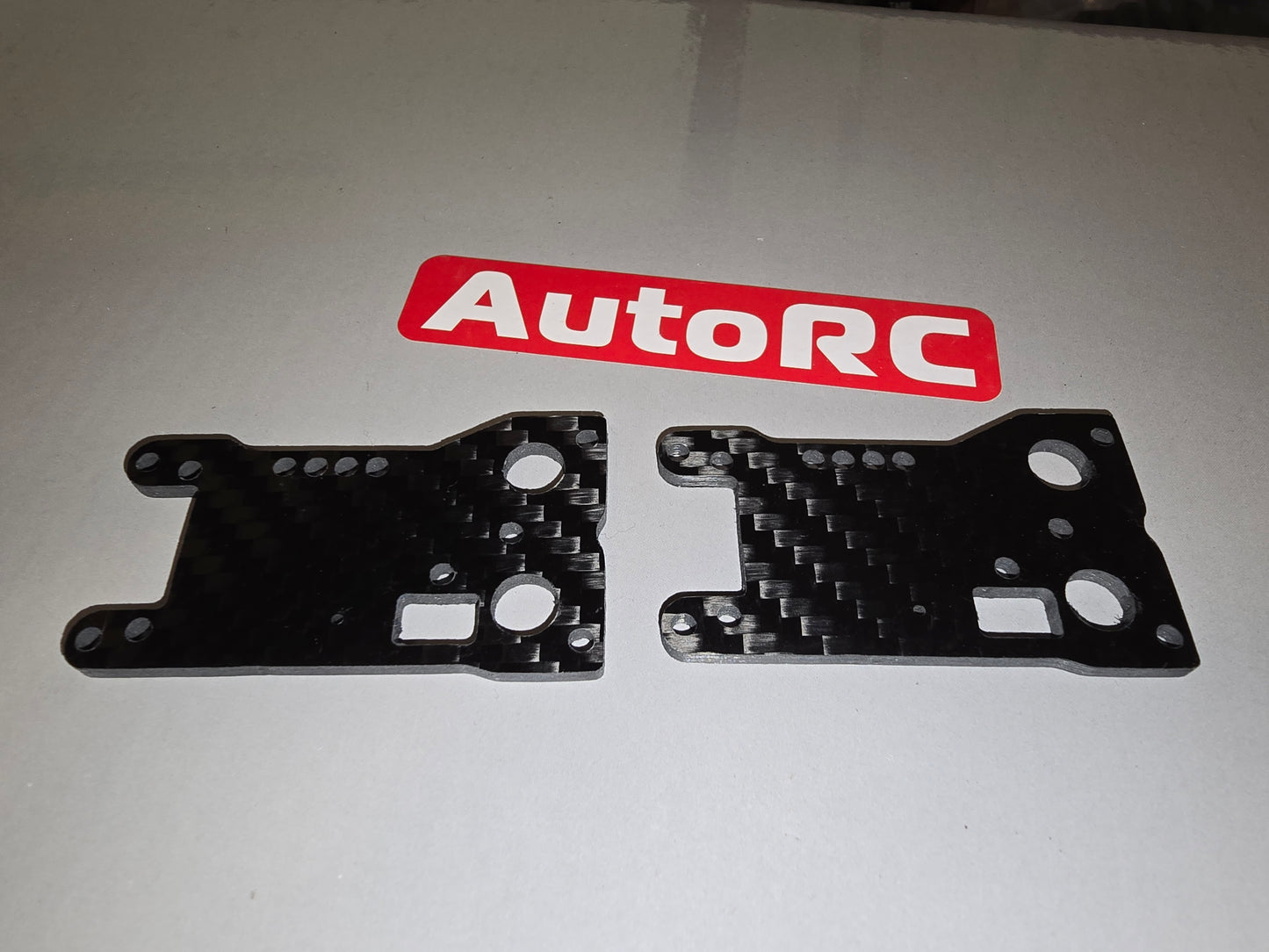 #AU1401 CARBON REAR ARM 1° TOE 2.5MM