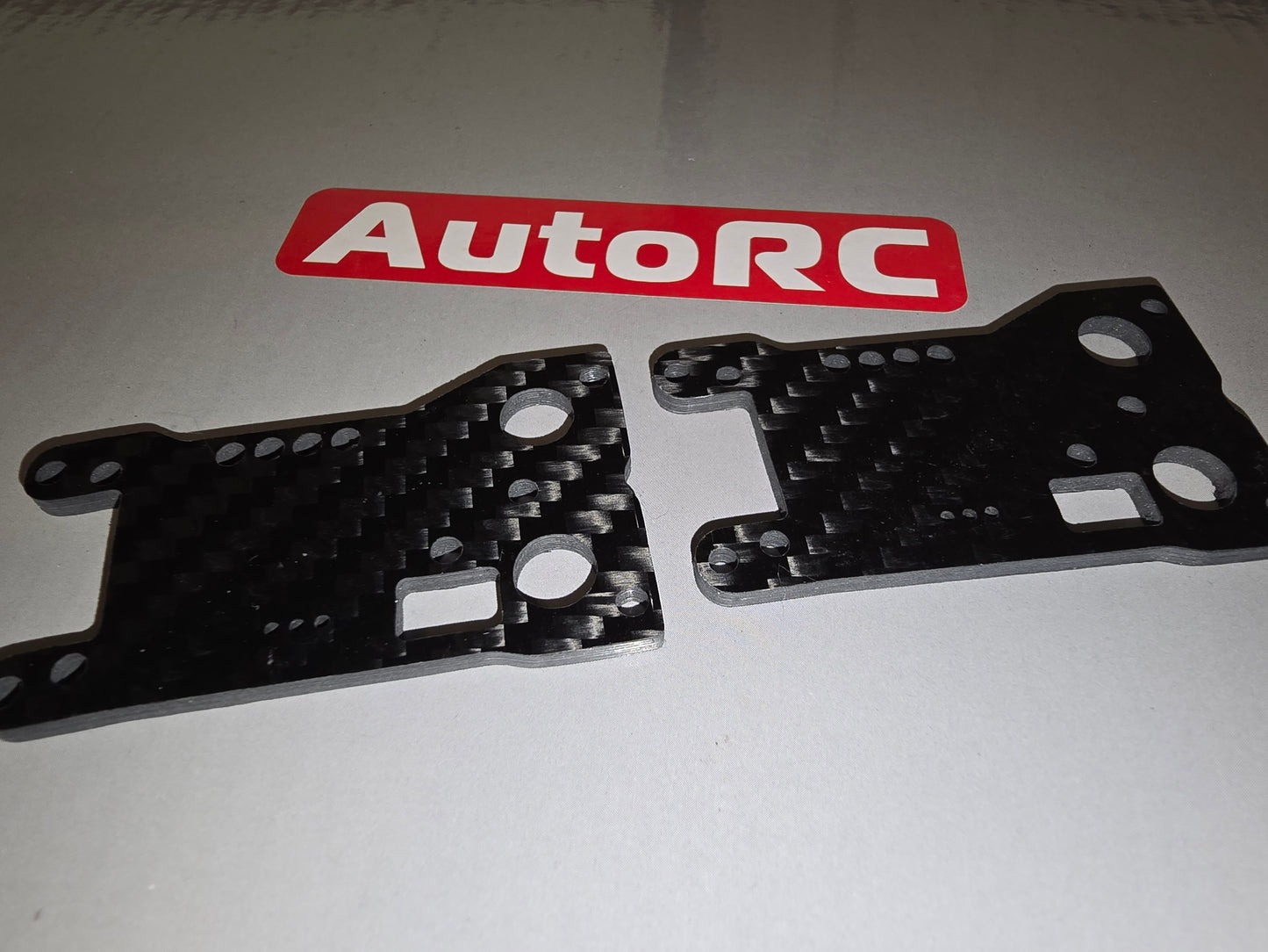 #AU1403 CARBON REAR ARM 3° TOE 2.5MM