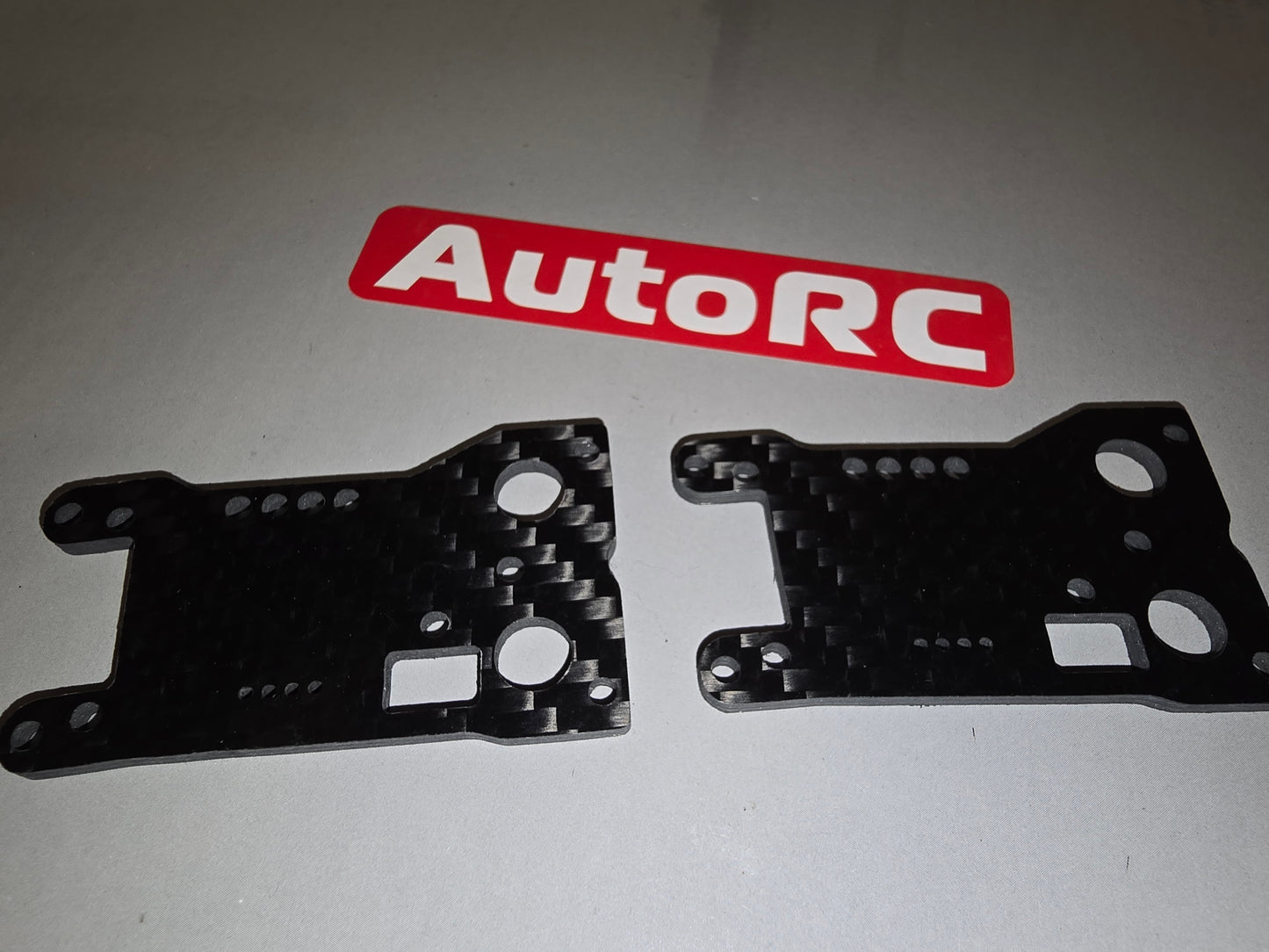 #AU1404 CARBON REAR ARM 4° TOE 2.5MM