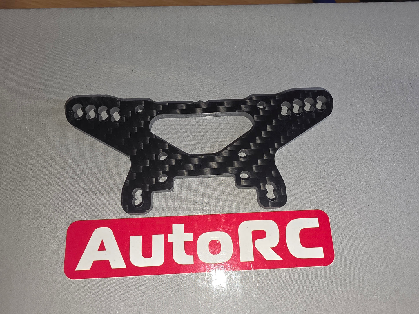 #AU03713b CARBON SHOCK TOWER FRONT +2MM OFFSET
